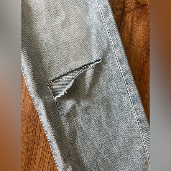 Express | High Wasted Light Wash Ripped Straight Ankle Jeans | Size 0 - Picture 8 of 14